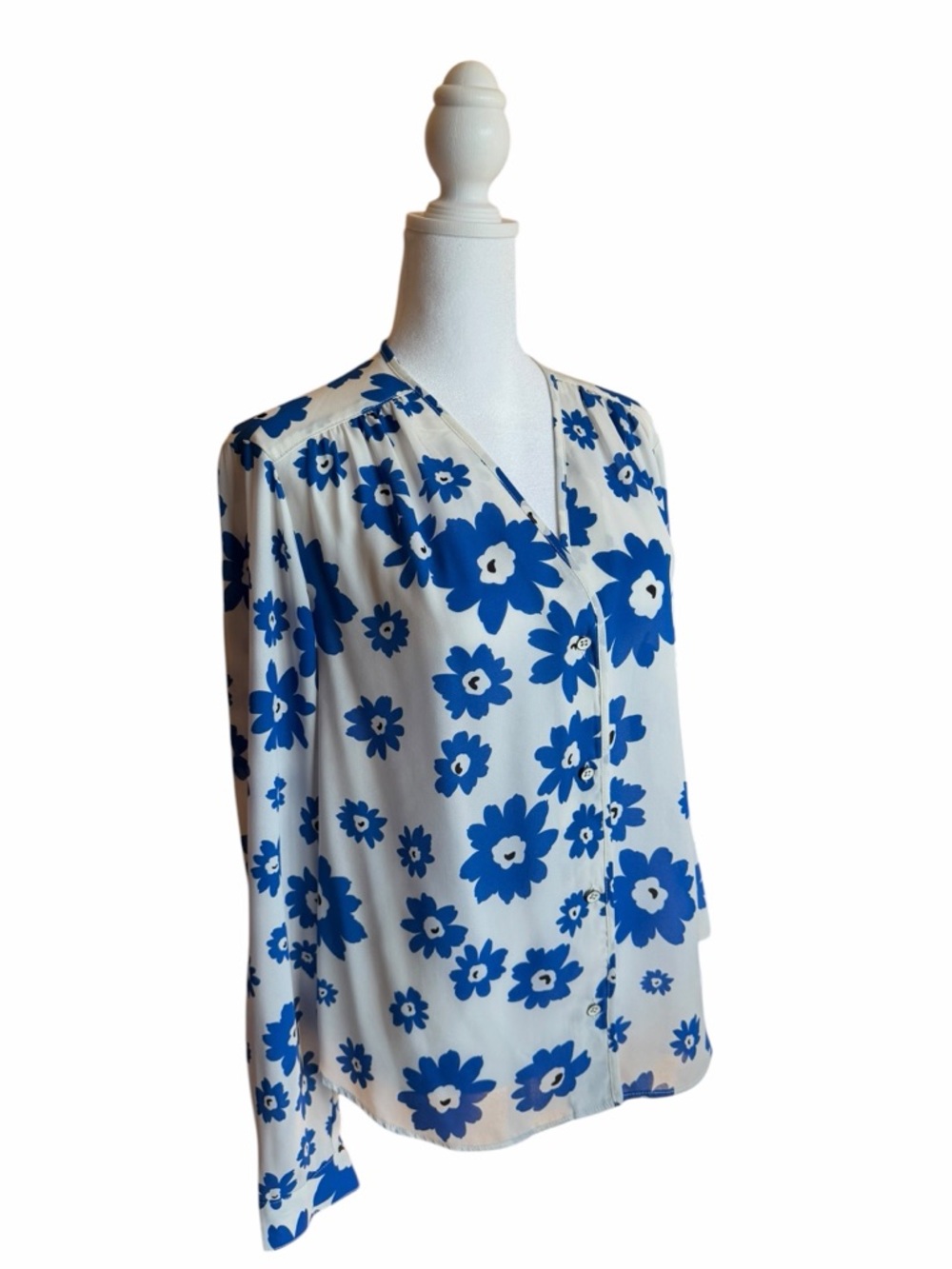 Cabi Blue Floral V-Neck Button Front Women's Top - Picture 5 of 7
